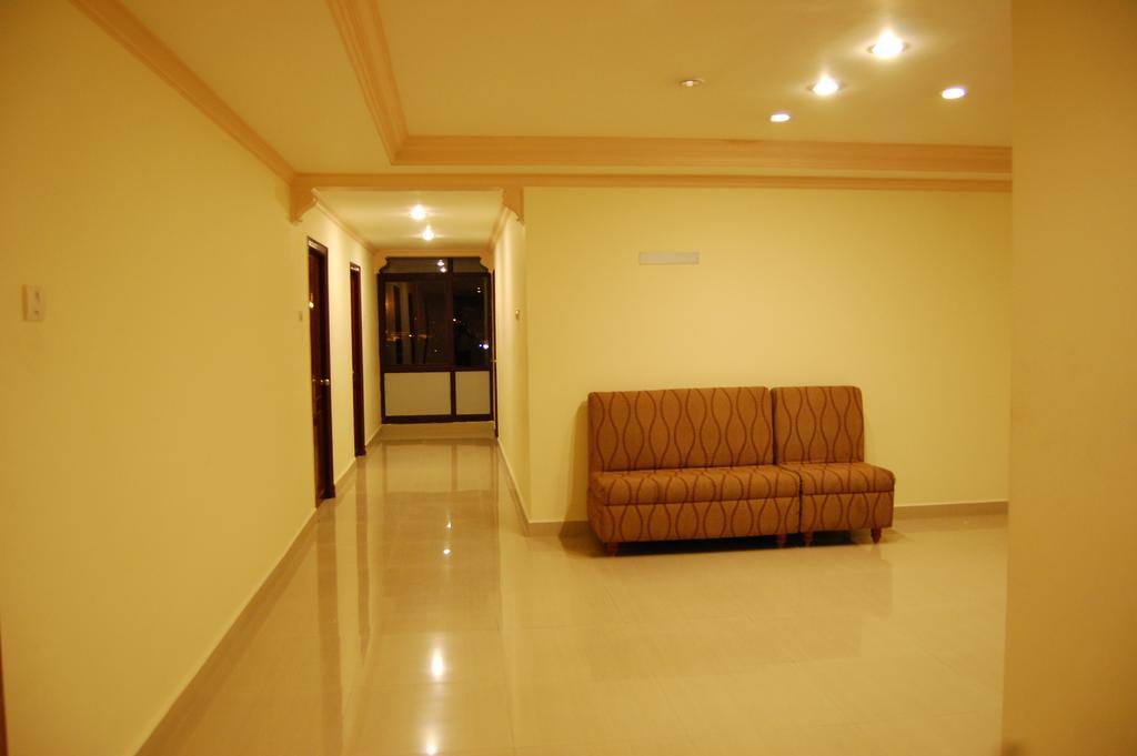 Hotel Orange Blossom Tiruchirappalli Exterior photo